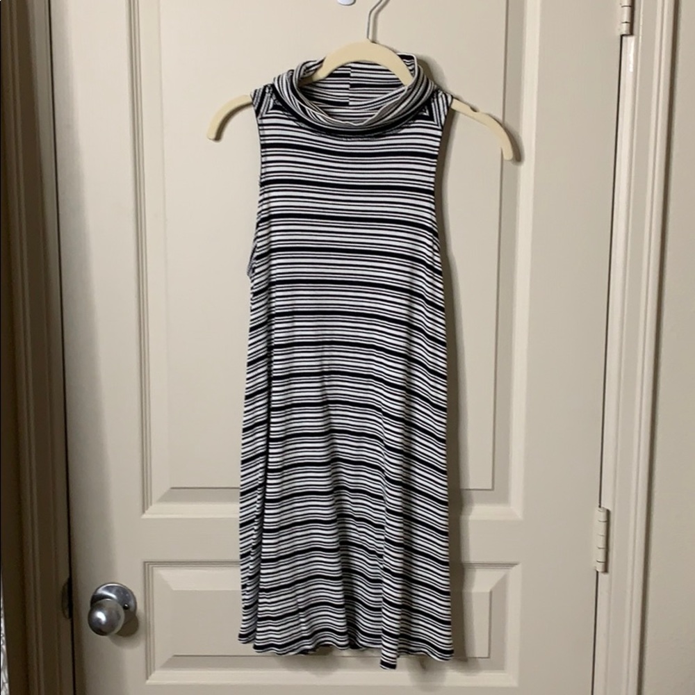EVERYTHING MUST GO Sleeveless turtleneck dress.